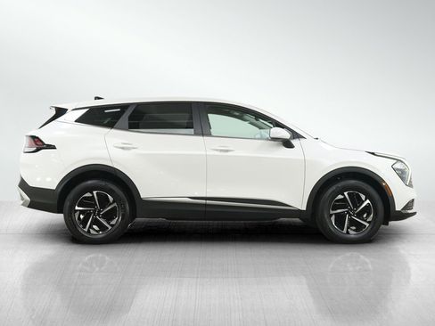 Used 2023 Kia Sportage LX image 6