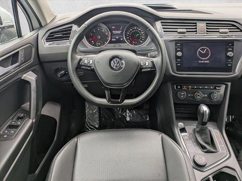 Used 2020 Volkswagen Tiguan S image 18