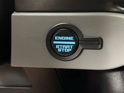 Used 2023 Ford Bronco Badlands image 21