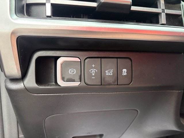 Used 2025 Hyundai Santa Fe SEL FWD image 22