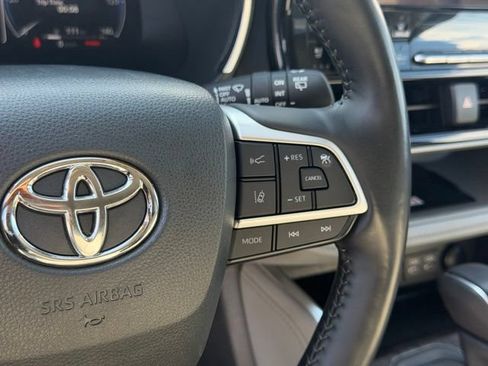 Used 2023 Toyota Highlander Platinum AWD/4WD image 22