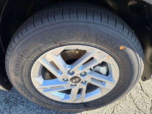 New 2026 Hyundai Tucson SE image 12