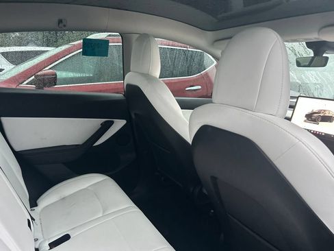 Used 2022 Tesla Model Y Performance AWD/4WD image 11
