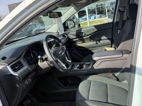 Used 2021 GMC Acadia SLE w/ Driver Convenience Package image 8