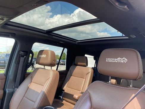 Used 2022 Chevrolet Tahoe High Country w/ LPO, Illumination Package AWD/4WD image 15