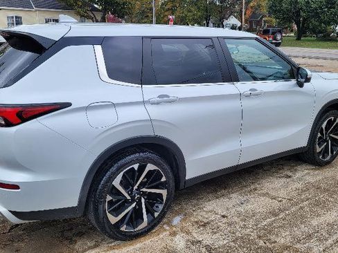 Used 2024 Mitsubishi Outlander SE image 6