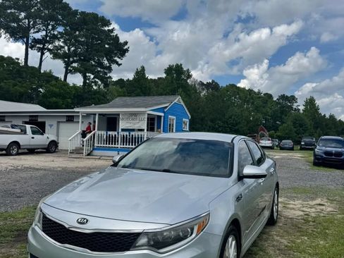 Used 2016 Kia Optima LX w/ Option Group 014 FWD image 4
