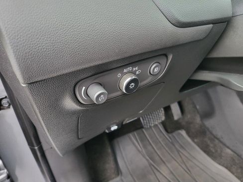 Used 2023 Buick Encore GX Preferred w/ Cold Weather Comfort Package AWD/4WD image 5