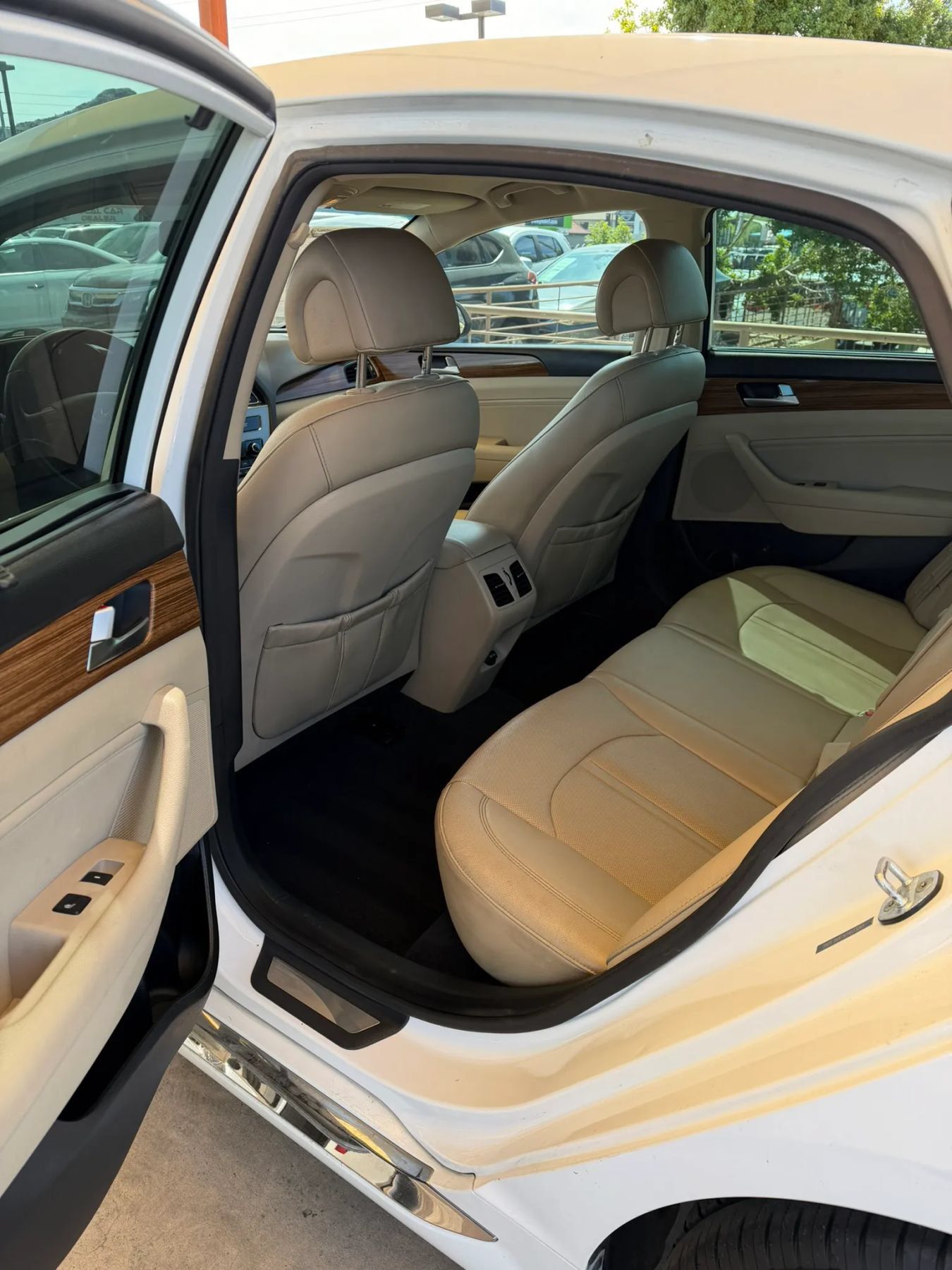 Used 2015 Hyundai Sonata Limited FWD image 10