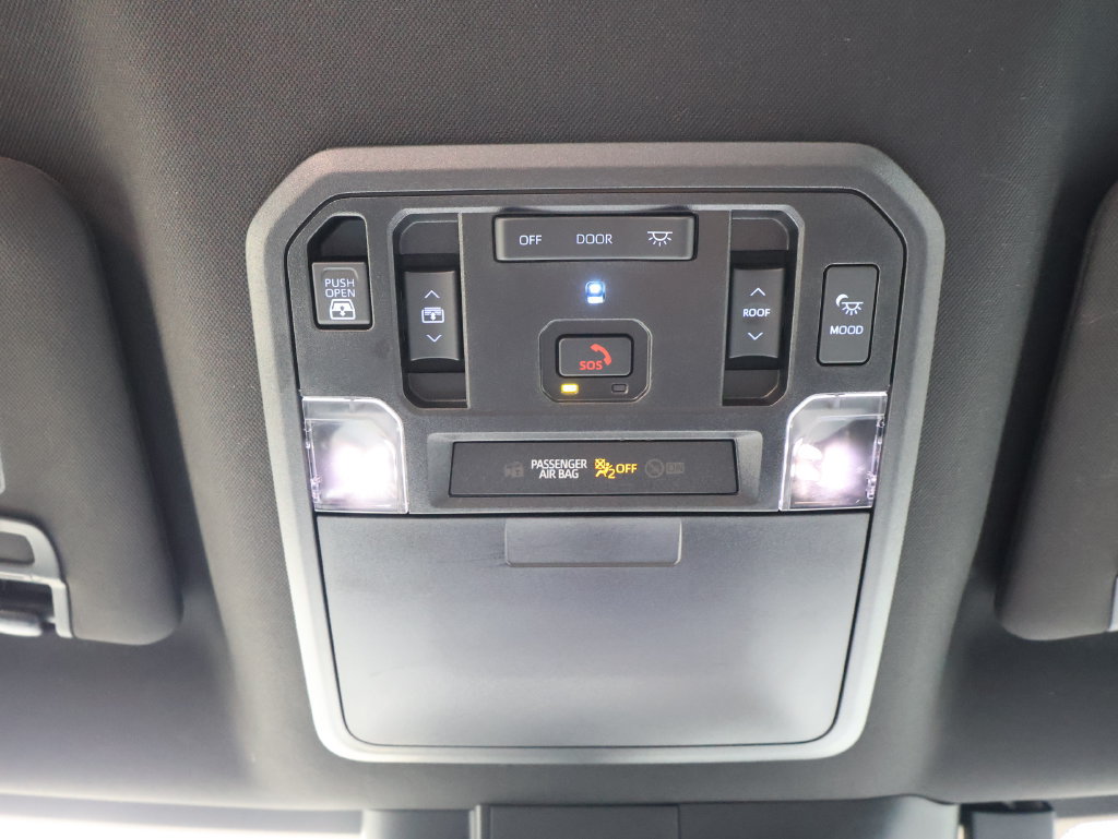 Used 2023 Toyota Tundra Platinum w/ Advanced Package AWD/4WD image 32