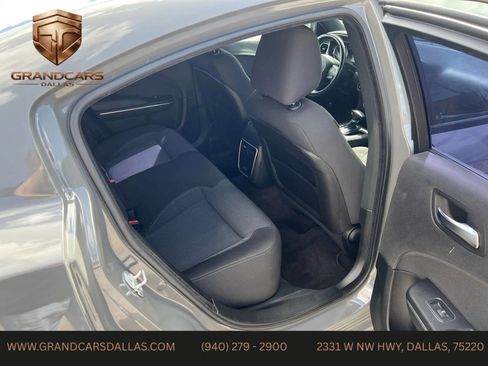 Used 2018 Dodge Charger SXT image 10