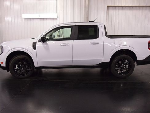 New 2025 Ford Maverick Lariat w/ Black Appearance Package image 4