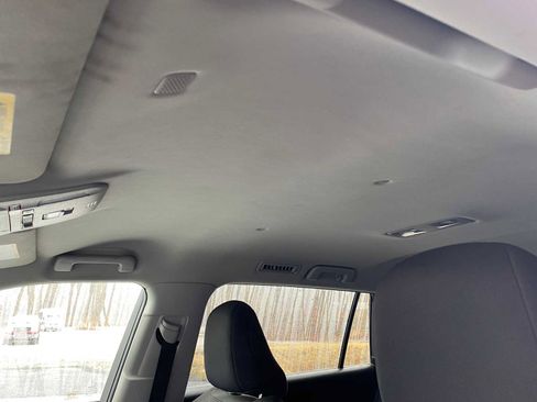 Used 2020 Toyota Highlander LE image 26