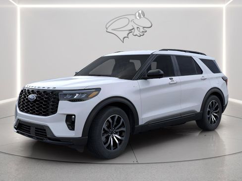 New 2026 Ford Explorer ST-Line image 2