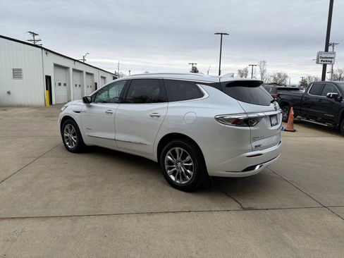 Used 2024 Buick Enclave Avenir w/ Avenir Technology Package image 29