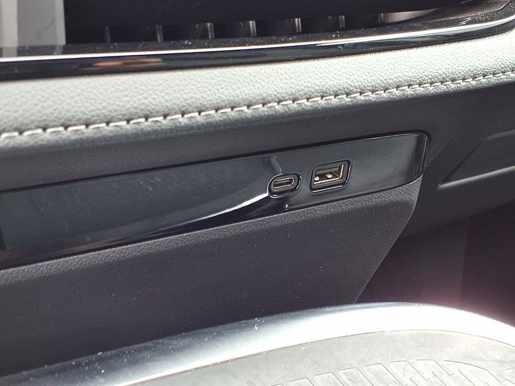 Used 2026 Buick Enclave Sport Touring FWD image 11