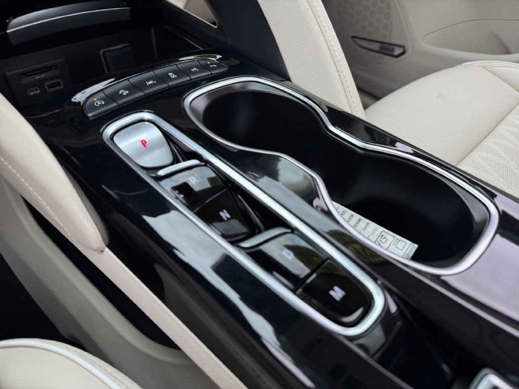 Used 2023 Buick Envision Avenir AWD/4WD image 30