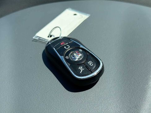 Used 2022 Buick Enclave Premium AWD/4WD image 30