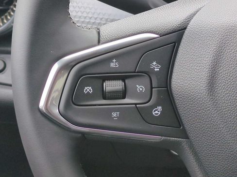 New 2026 Chevrolet Trax ACTIV w/ Sunroof Package FWD image 15