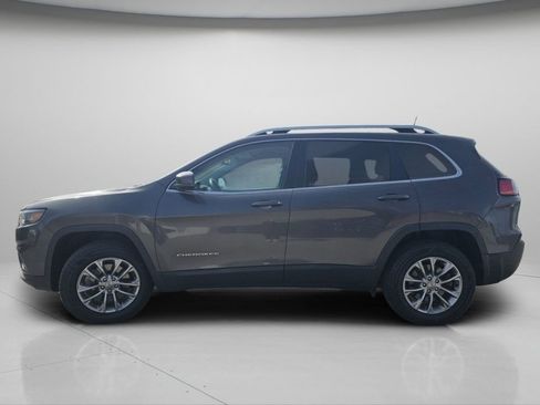 Used 2019 Jeep Cherokee Latitude Plus w/ Comfort/Convenience Group AWD/4WD image 19