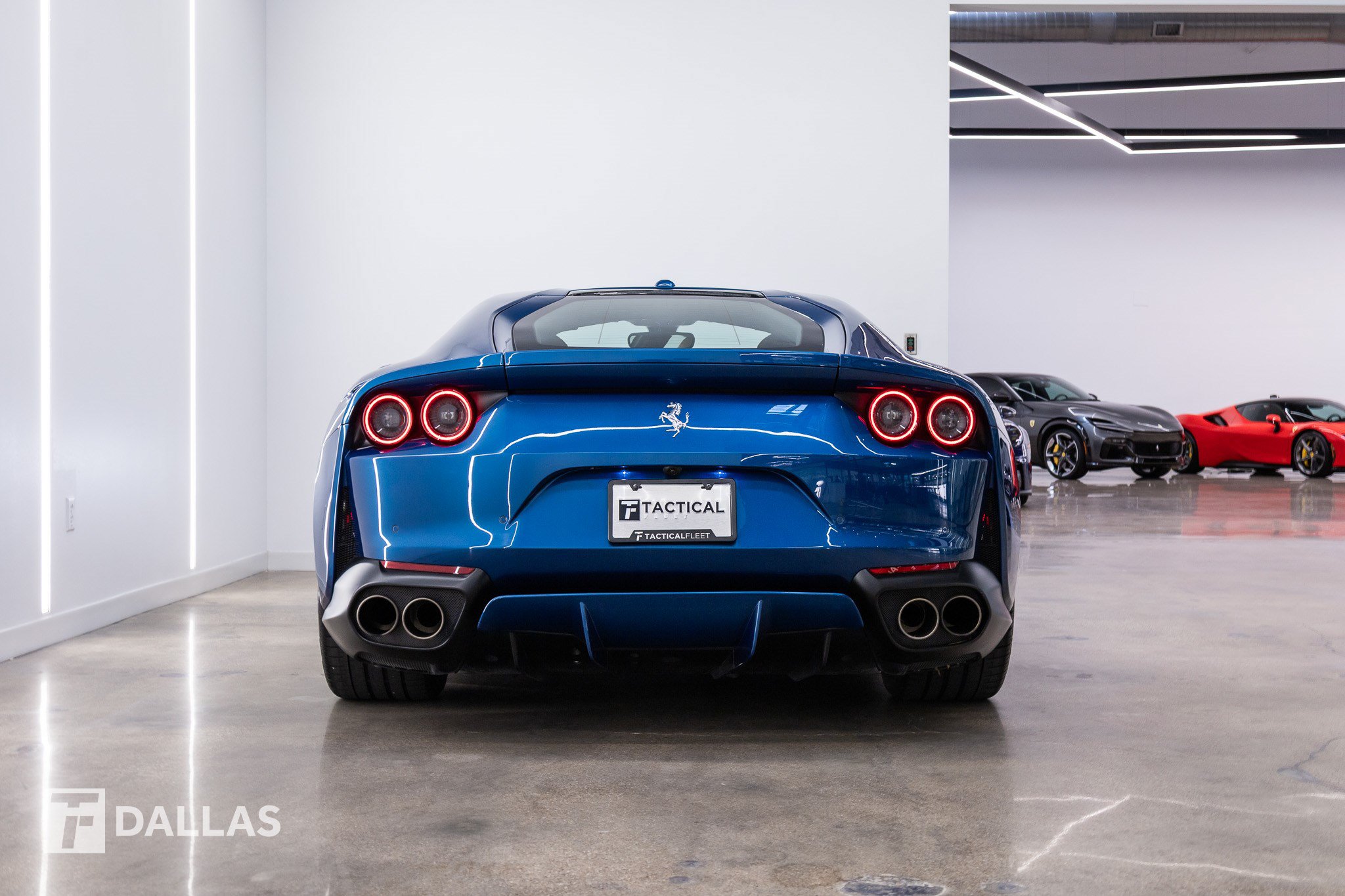 Used 2018 Ferrari 812 Superfast RWD image 17