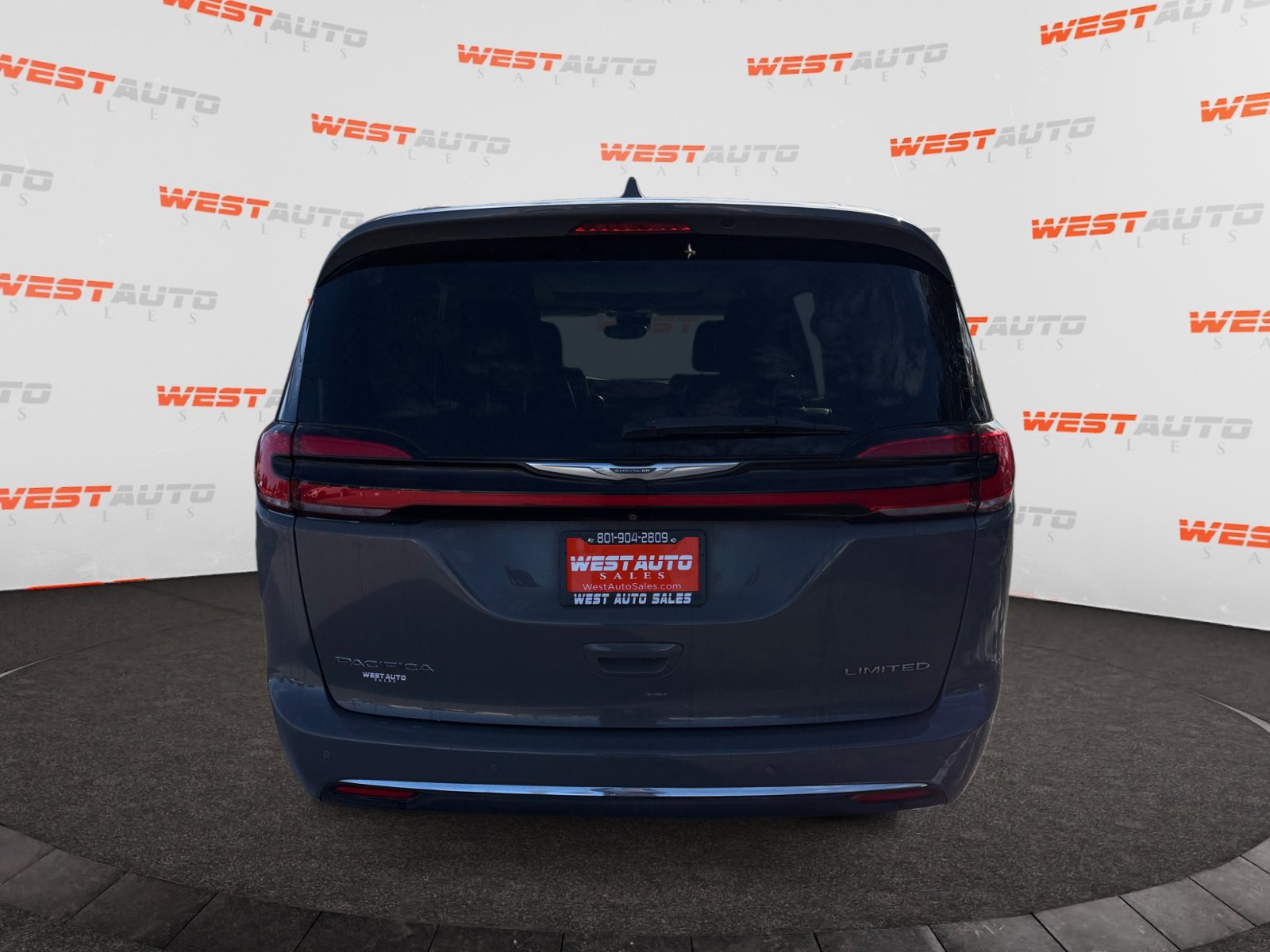 Used 2022 Chrysler Pacifica Limited FWD image 4