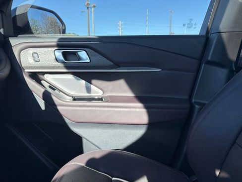 New 2026 Ford Explorer Platinum image 41