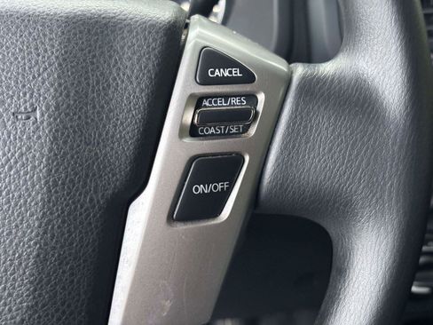 Used 2022 Nissan Titan S image 23