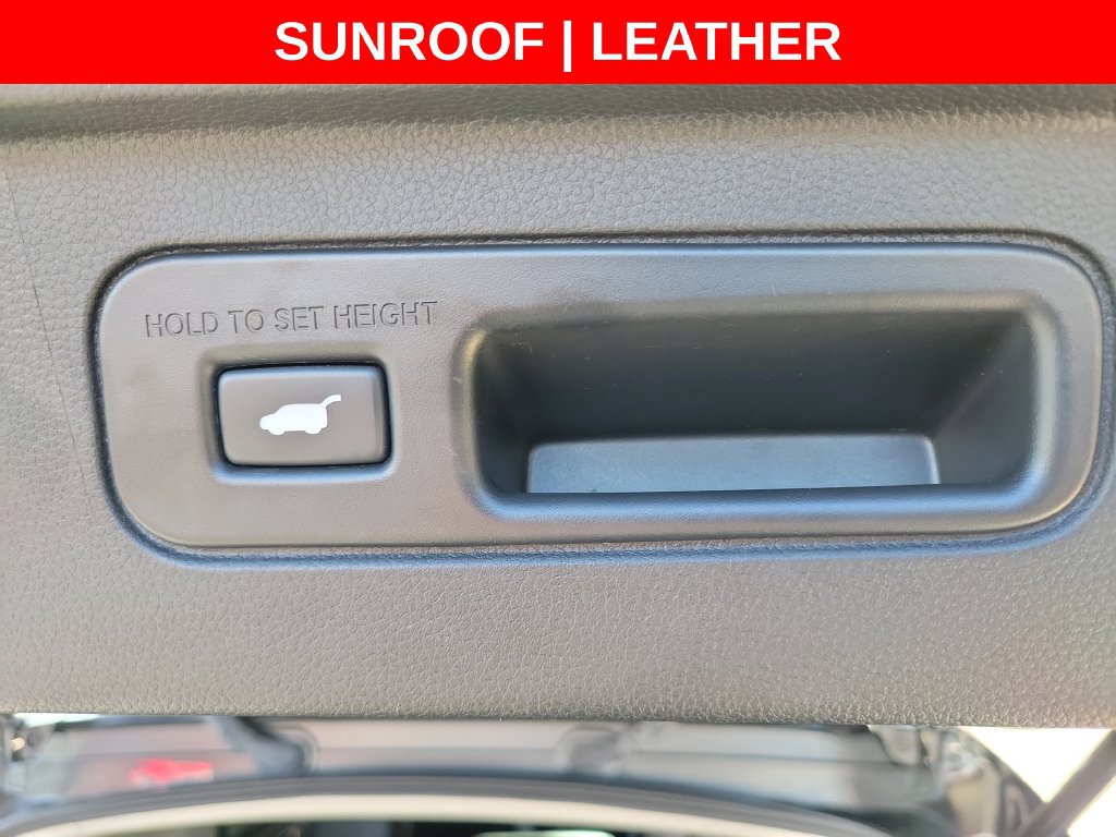 Used 2024 Honda Pilot Touring image 13