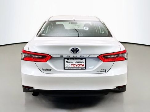 Used 2022 Toyota Camry XLE w/ Navigation Upgrade Package image 6