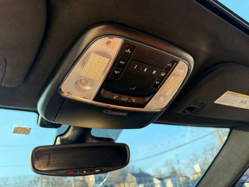 Used 2018 Jeep Grand Cherokee SRT image 38