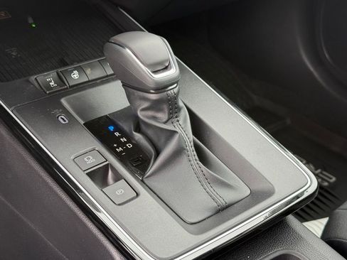 Used 2026 Toyota Corolla Cross XLE image 28