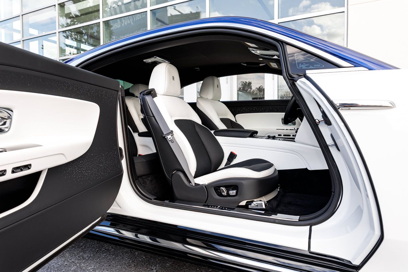 Used 2024 Rolls-Royce Spectre w/ Spectre Launch Package AWD/4WD image 42