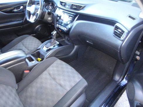 Used 2018 Nissan Rogue Sport SV w/ SV All-Weather Package image 14