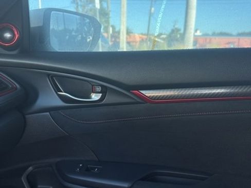 Used 2019 Honda Civic Type R image 22