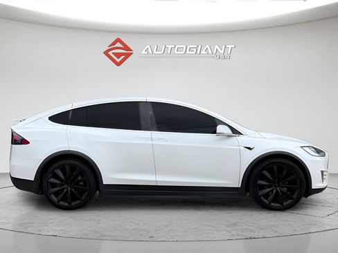 Used 2020 Tesla Model X Long Range AWD/4WD image 19