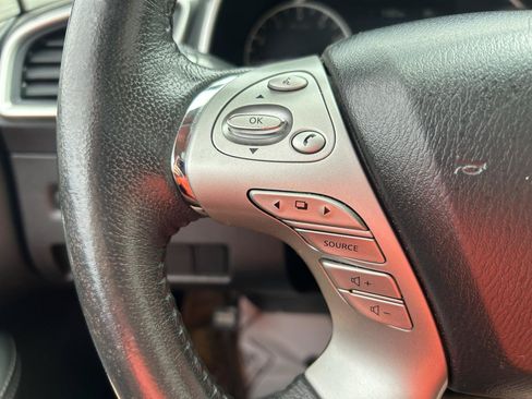 Used 2016 Nissan Murano SV FWD image 18