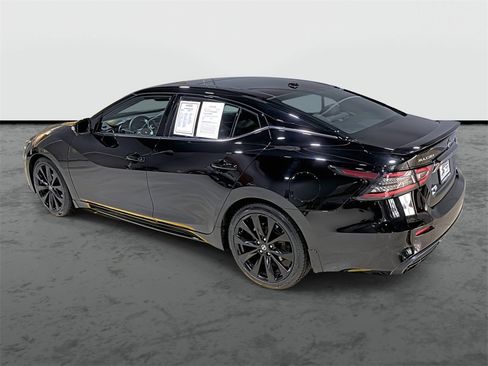 Used 2019 Nissan Maxima SR w/ Premium Package image 2