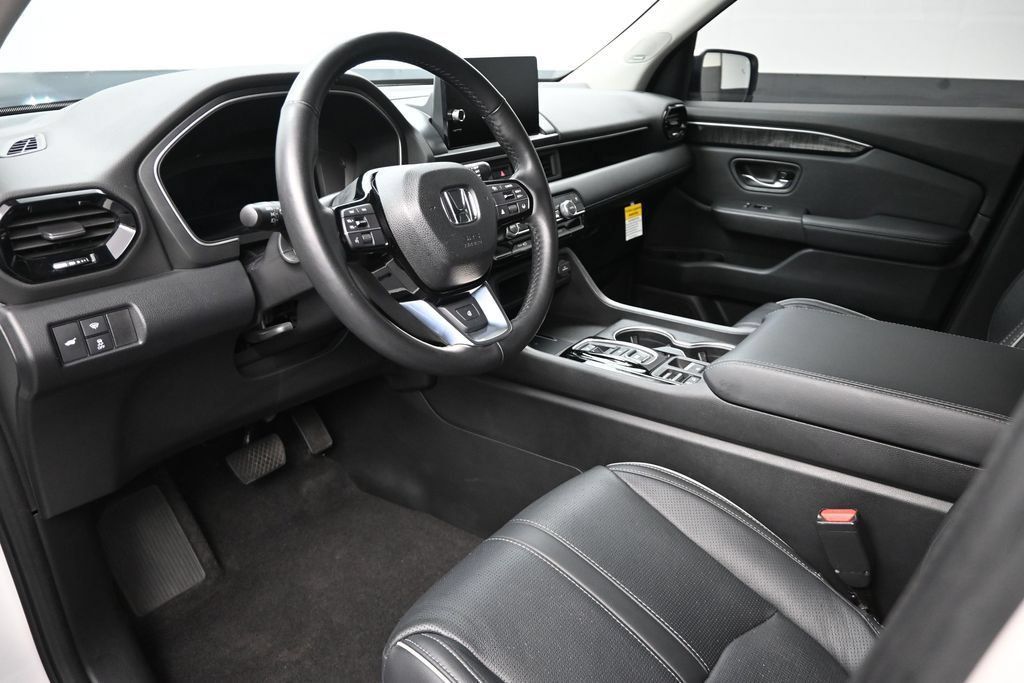 Used 2023 Honda Pilot Elite image 9