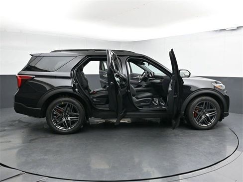 New 2026 Ford Explorer ST image 38