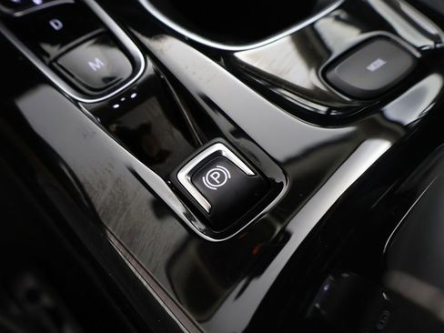 Used 2023 Buick Envision Avenir AWD/4WD image 59