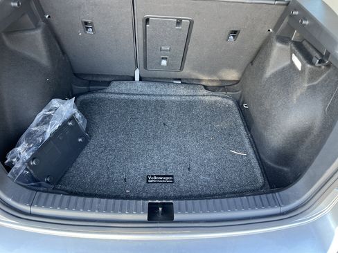 Certified 2025 Volkswagen Taos SE w/ Panoramic Sunroof Package image 31