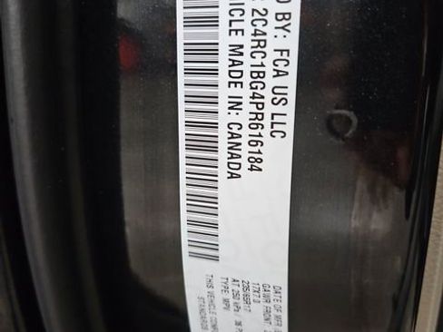 Used 2023 Chrysler Pacifica Touring-L image 57