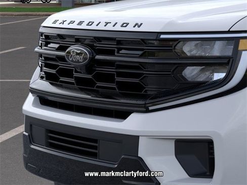 New 2026 Ford Expedition Platinum image 17