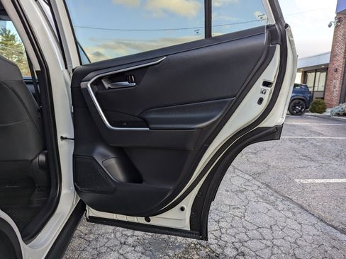 Used 2019 Toyota RAV4 XLE w/ Convenience Package image 42