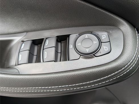 Used 2025 Buick Encore GX Avenir w/ Avenir Technology Package image 21