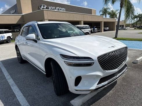 Used 2022 Genesis GV70 2.5T w/ Advanced Package AWD/4WD image 3