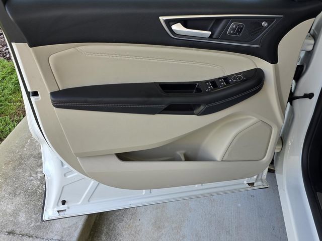 Used 2020 Ford Edge Titanium FWD image 37