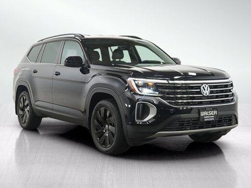 Used 2024 Volkswagen Atlas SE w/ Black Wheel Package AWD/4WD image 7