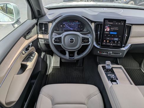 Used 2026 Volvo XC90 B6 Plus w/ Protection Package Premier AWD/4WD image 22